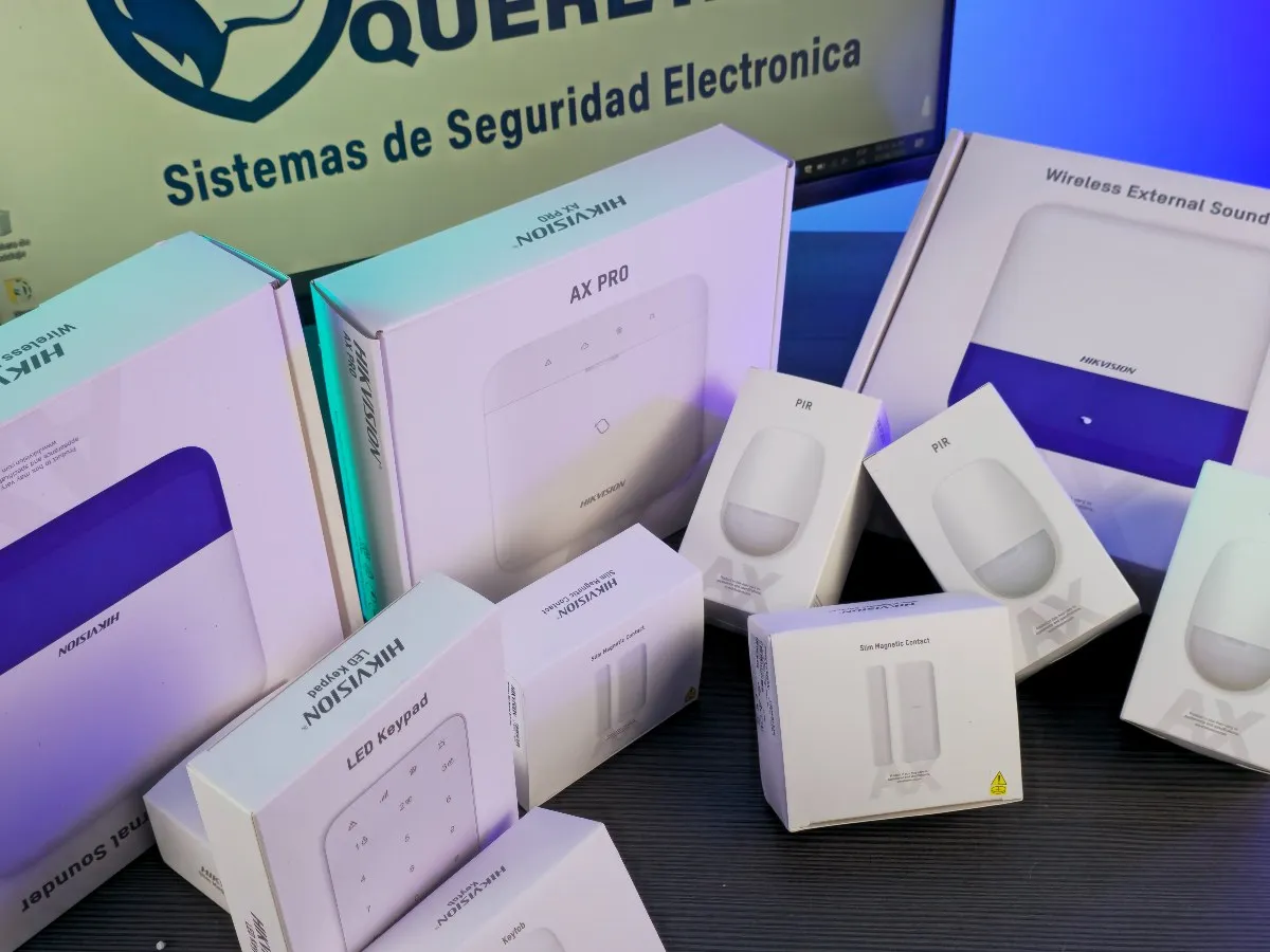 Kit completo de alarma Hikvision AX PRO en oficina de GECEM Querétaro