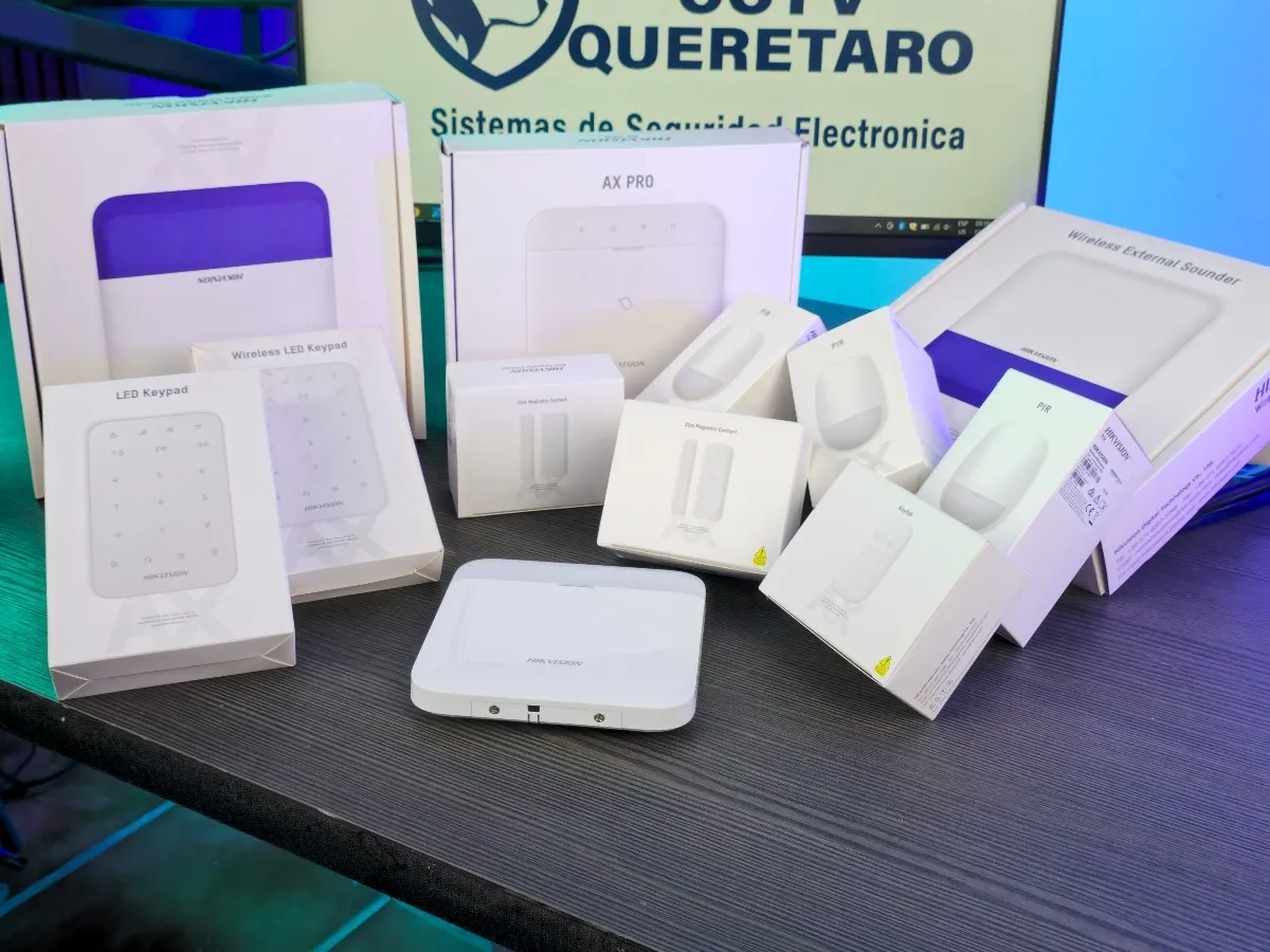 Teclado LED, sirena inalámbrica y sensores Hikvision AX PRO